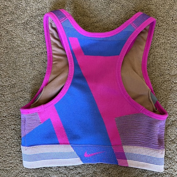 Nike Womens Icon Clash Seamless crop Bra Small - Picture 2 of 4